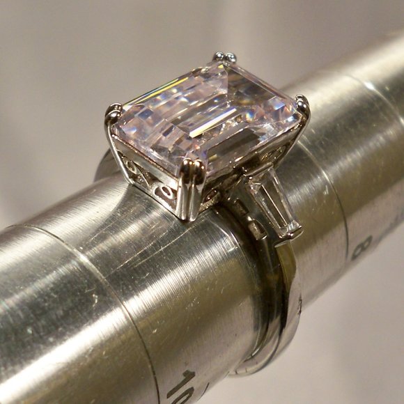 NEW Charles Winston For Bella Luce, Emerald Cute Cubic Zirconias Silver Ring - Picture 2 of 8